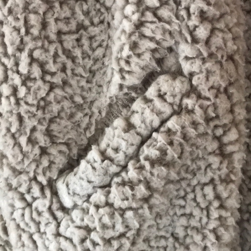 Vest - Picture 2 of 6